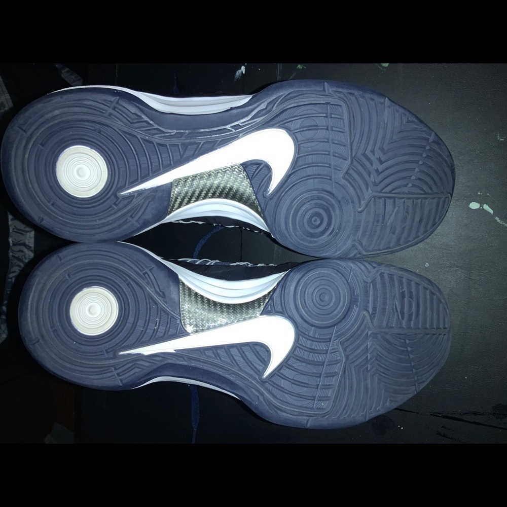 Nike Hyperdunks - image 2